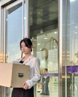 Byeon Seo-yun Instagram - 💛
Thank you for making, watching, luving #Hierarchy 
on #Netflix by #Studiodragon 
. 
감사합니다!