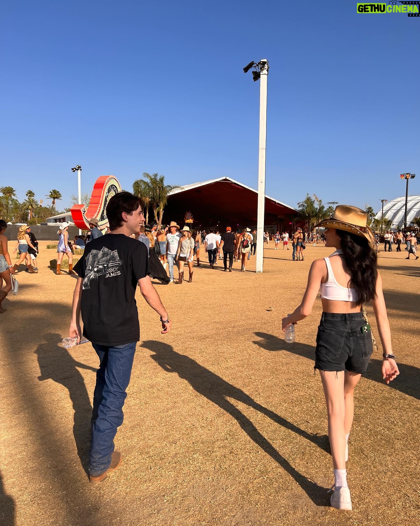 Caden Conrique - 3 Likes - Stage coach you were amazing 🤟🏻🤠
-
Tag your favorite country artist !