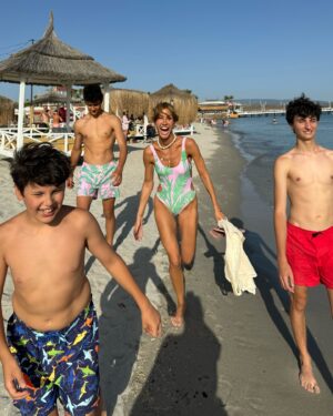 Çağla Şıkel Instagram - En güzel yaz … 🤍☀️🌊🧿