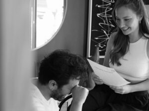 Çağrı Çıtanak Instagram - Date Idea : Study together🧡

Bir süredir @ecenglish ‘in online programı @eclive.online ile İngilizcesini anadil haline getiriyor Çağrı. Bizde adettir birimiz bir şey yapınca diğeri muhakkak bir yerinden dahil olur, tutar bir köşesinden🤓 Konu dil ve konuşmak olunca hele ki ingilizce olunca ben hemen dahil oldum tabi, birlikte bu konuda çok şey yapar olduk. Bu bir tavsiyedir, özellikle dil öğrenmekten korkan, geç kaldığını düşünen, daha önce bir hüsrana uğramış her dilzede için :) Çünkü aslında başlamanın ne yaşı, ne zamanı var! Başlamak şimdi hemen 🤍

Bu fotoğraflar da biz ders çalışırken boş durmayıp eline hemen kamerasını alıp, bir ders saatini bile fotoğraf çekimine çeviren Sekomuz tarafından bize hediye edildi. Madem böyle güzel bir anımız oldu, biz de sizinle paylaşalım istedik! @serkanozturk___ 🤍 

#reklam