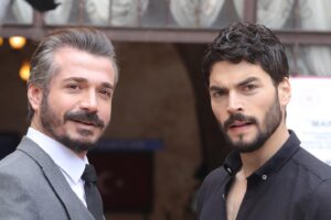 Cahit Gök Instagram - #hercai bu akşam 20:15 ‘te @atvturkiye de.. bekleriz.. @akinakinozu