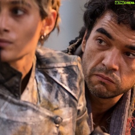 Caio Blat - 2.1K Likes - Só se fala nisso: Grande Sertão chegou aos cinemas e eu trago aqui trechinhos de conversas com @caio_blat e @luisaarraes sobre o filme tão esperado 🤍🎬