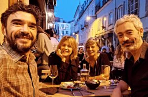 Caio Blat Instagram - Reencontros deliciosos em Lisboa, @monca_torres minha paixão e @ruypat dando milhões de dicas sobre o teatro português, seguido de caminhada noturna pela Alfama.