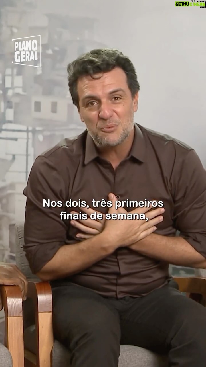 Caio Blat - 2.5K Likes - Rodrigo Lombardi (@rodrigolombardi , Luís Miranda @luismirandaator ) e Eduardo Sterblitch) (@sterblitch_eduardo ) desenhando pra gente porque é tão importante ver os filmes no cinema E na primeira semana!
.
Veja “Grande Sertão” no cinema! Caio Blat (@caio_blat ), Luísa Arraes (@luisaarraes ) e um elenco lindo se aventuram nesta leitura contemporânea do clássico de Guimarães Rosa, dirigida por Guel Arraes.
Veja os filmes nos cinema! Veja o cinema brasileiro! Para gostar, não gostar, discutir, debater, mas sempre se ver e ver nossas histórias na tela.
.
#grabdesertao
#grabdesertaoveredas
#guimaraesrosa
#cinemabrasileiro
#guelarraes
#caioblat
#luisaarraes
#literatura
#rodrigolombardi