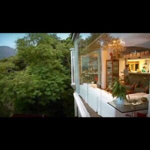 Caio Blat Instagram - A Casa na Árvore foi a realização de um grande sonho, inspirada pela arquitetura de Lina Bo Bardi  e Paulo Mendes da Rocha. Fui incrivelmente feliz nesse canto da Mata Atlântica.  Agora ela precisa de um novo dono, que entenda sua natureza, preserve a reserva ao seu redor, e também realize aqui os seus sonhos.
Se você tem real interesse, fale com o @pedro_philippe e marque sua visita. 
Ah, enquanto esse novo proprietário não aparece, a casa segue disponível para locações de estadias e filmagens, tudo com o Pedro.
Se você já esteve na casa, comente aqui sua lembrança!
☘️🌿🌴🌺🌳🌳🌳🌳🍂