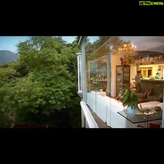 Caio Blat - 22.2K Likes - A Casa na Árvore foi a realização de um grande sonho, inspirada pela arquitetura de Lina Bo Bardi e Paulo Mendes da Rocha. Fui incrivelmente feliz nesse canto da Mata Atlântica. Agora ela precisa de um novo dono, que entenda sua natureza, preserve a reserva ao seu redor, e também realize aqui os seus sonhos.
Se você tem real interesse, fale com o @pedro_philippe e marque sua visita.
Ah, enquanto esse novo proprietário não aparece, a casa segue disponível para locações de estadias e filmagens, tudo com o Pedro.
Se você já esteve na casa, comente aqui sua lembrança!
☘️🌿🌴🌺🌳🌳🌳🌳🍂
