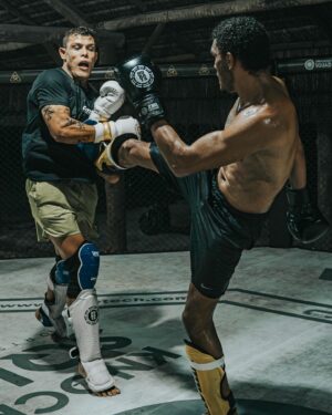 Caio Borralho Instagram - APAIXONADO PELO PROCESSO! 🔥
Esse foi o último treino forte e focado na luta durante a Fight Week! 

E la no YouTube tem uma série de vídeos com todos esses dias! Já foi lá assistir? O link tá na bio.

📸 @caioaflorentino