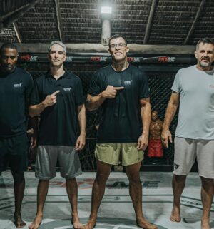 Caio Borralho Instagram - Agradecer sempre a quem anda do meu lado! 
Obrigado especial pra todas essas pessoas que fizeram parte do meu camp e a todas que também não estão nas fotos! Sem vocês nada disso seria tão bom quanto é! 
É sempre melhor sonhar junto com quem sonha com a gente! 
@fightingnerds