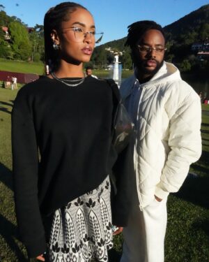 Caio Giovani Instagram - A cada momento vivendo um amor puro. Vendo no outro um porto seguro.  Hoje comemoramos um dia, com a certeza de um belo futuro

Por nós

#amorpreto #blackcouples #casalpreto #afeto