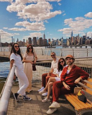 Caíque Nogueira Instagram - com minha família nova yorkina no meu país brooklyn