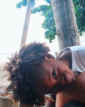 Caíque Nogueira Instagram - posto devagar porque já tive pressa... 🫠 mais um verão no meu lugar preferido no mundo. grato demais por todo acolhimento dessa ilha e dos amigos de todos os anos 🤍