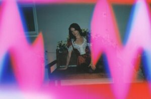 Cait Fairbanks Instagram - squiggle 🍯

Taken by @nickygiraffe 🥰