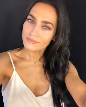 Caitlin Leahy Instagram - It’s me, hi, I’m the problem, it’s me. 💁🏻‍♀️