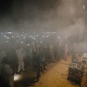 Caleb Rimtobaye Instagram - First show in Abeché, waaaw la famille !