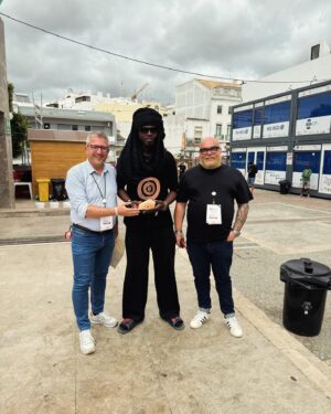 Caleb Rimtobaye Instagram - Portugal we are getting ready for tonight @festivalmedloule #Chad in #Portugal with a hot BBC interview @bbcworldservice Thank you ✊🏿
