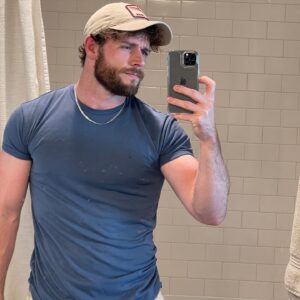 Callum Kerr Instagram - Filthy slutty mirror selfie for the algo to remind you to pre save my song Thursday. Swipe to listen and pre save in the bio 🧡 #moretennessee #countrymusic #country #original #scottish