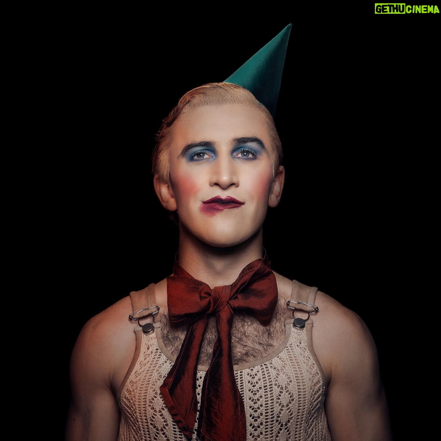 Callum Scott Howells - 13.7K Likes - Exclusive new shot of @callumshowells, our sensational Emcee until 28 January.
🎟️ kitkat.club
📸: Dan Kennedy