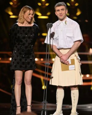 Callum Scott Howells Instagram - a proper dream come true to present at the @olivierawards - thank you for having me and @millyalcock !

congrats to all the nominees - legends everywhere.

@simonerocha_ 
styling @millermode 
hmu @nadiaaltinbas 
@multitudemedia