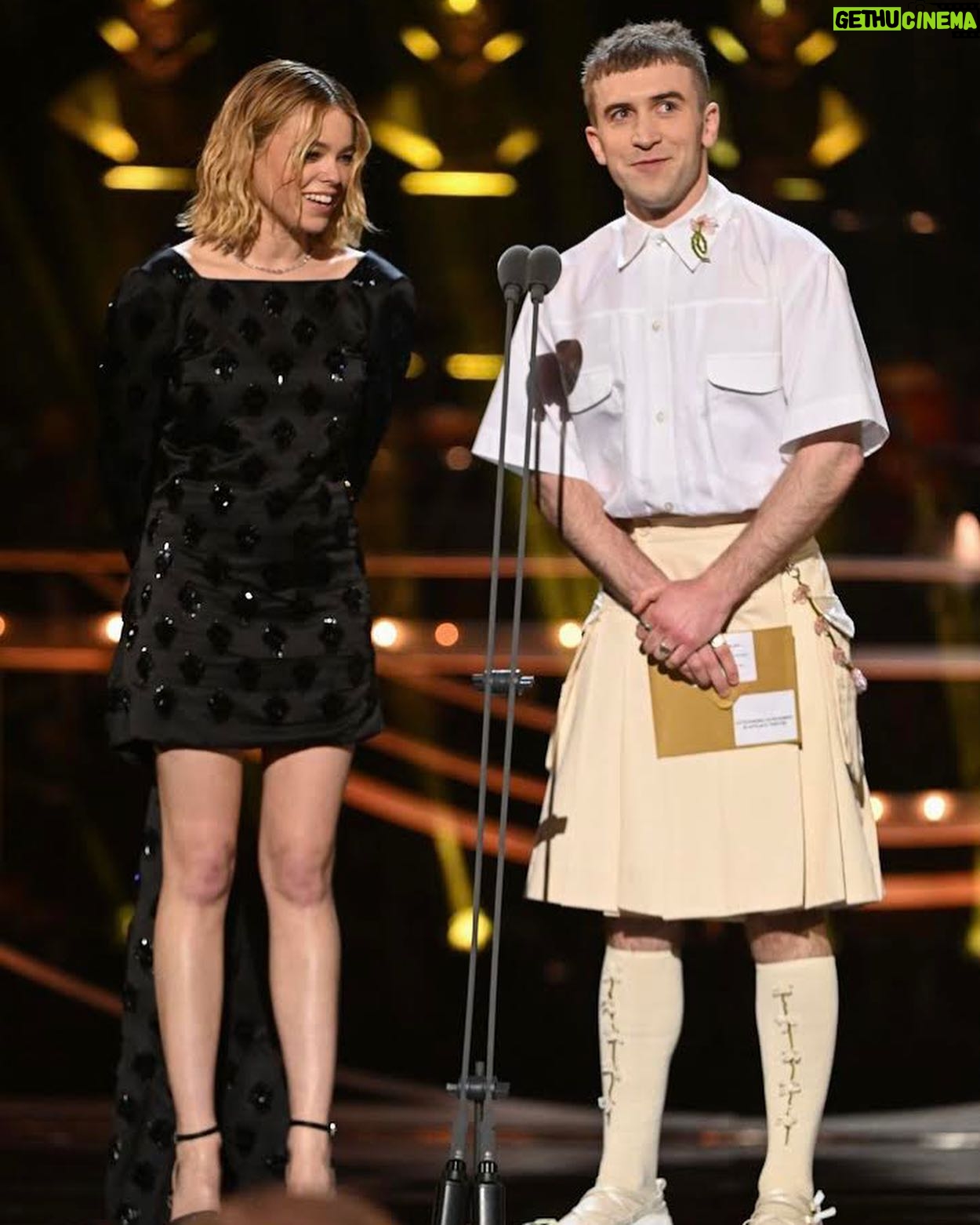 Callum Scott Howells - 19.1K Likes - a proper dream come true to present at the @olivierawards - thank you for having me and @millyalcock !
congrats to all the nominees - legends everywhere.
@simonerocha_
styling @millermode
hmu @nadiaaltinbas
@multitudemedia
