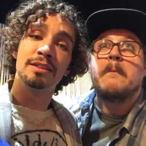 Cameron Britton Instagram - In honor of our people’s choice nominations, here’s a picture of Robert not telling me where the camera is. #netflix #peopleschoice #theumbrellaacademy #hazel #klaus