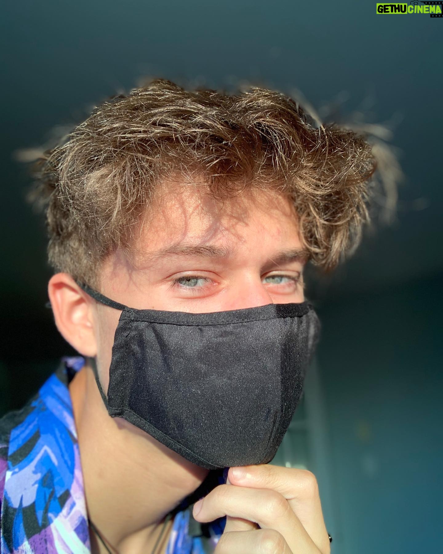 Cameron Brodeur - 106.4K Likes - It is getting wayyy too hot out now. Oh and also, got a new phone.📱