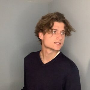 Cameron Brodeur Instagram - Self-Tape auditions can have really flattering or really unflattering moments. My eyeline was my ring light so I have a permanent ring of sun in my eyeballs. Takes about 30 minutes to get my full vision back after an audition. #audition #selftape