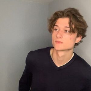 Cameron Brodeur Instagram - Self-Tape auditions can have really flattering or really unflattering moments. My eyeline was my ring light so I have a permanent ring of sun in my eyeballs. Takes about 30 minutes to get my full vision back after an audition. #audition #selftape