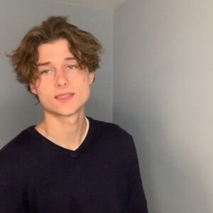 Cameron Brodeur Instagram - Self-Tape auditions can have really flattering or really unflattering moments. My eyeline was my ring light so I have a permanent ring of sun in my eyeballs. Takes about 30 minutes to get my full vision back after an audition. #audition #selftape