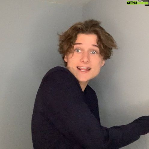 Cameron Brodeur - 95.8K Likes - Self-Tape auditions can have really flattering or really unflattering moments. My eyeline was my ring light so I have a permanent ring of sun in my eyeballs. Takes about 30 minutes to get my full vision back after an audition. #audition #selftape