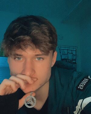 Cameron Brodeur Instagram - Friendly Neighbourhood College Student🕷#nyc