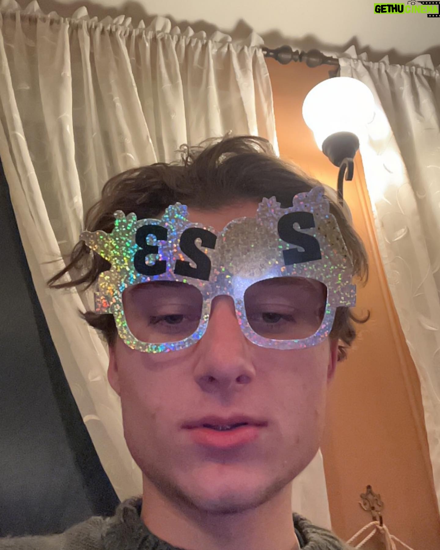 Cameron Brodeur - 87.5K Likes - 2023. What an amazing year. I made new friends, travelled and I fell in love. I wish I could have fit everyone into this post but I didn’t have any room! I just wanted to say to everyone who made this year unforgettable, thank you. And hello 2024!
#newyear