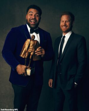 Cameron Heyward Instagram - Royalty 🏆