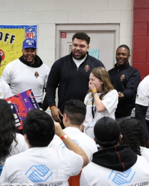 Cameron Heyward Instagram - Yesterday, @camhey97 spent the morning at the Donald W. Reynolds Boys & Girls Club with all of the #WPMOY nominees. 

They spent time sharing inspiring stories & surprised the kids with Super Bowl tickets!