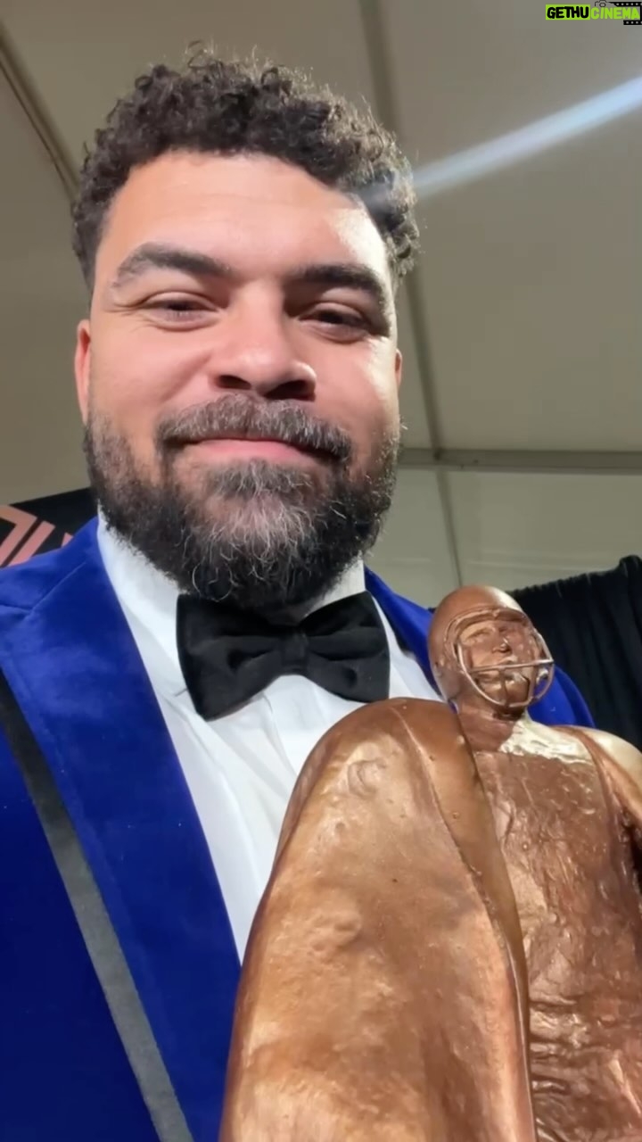 Cameron Heyward - 20.7K Likes - Your 2023 #WPMOY checking in from #NFLHonors 🗣️