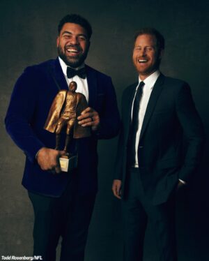 Cameron Heyward Instagram - Royalty 🏆