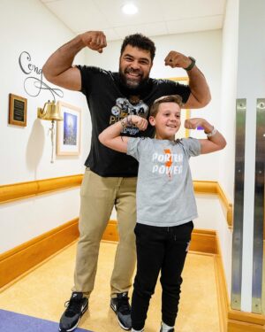 Cameron Heyward Instagram - On Friday, defensive tackle for the Pittsburgh Steelers, Cam Heyward, surprised Porter at UPMC Children's Hospital of Pittsburgh. Cam joined the celebration as Porter rang the bell to signify the end of his chemo treatments. @camhey97 @childrenspgh @steelers