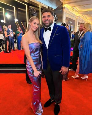 Cameron Heyward Instagram - Happy anniversary to my beautiful bride of 11 years! So thankful for your love and sharing to beautiful journey weare on. I love you. 97 3