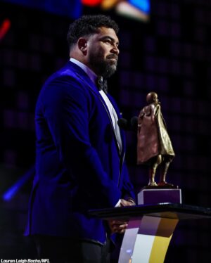 Cameron Heyward Instagram - Special night 🖤💛