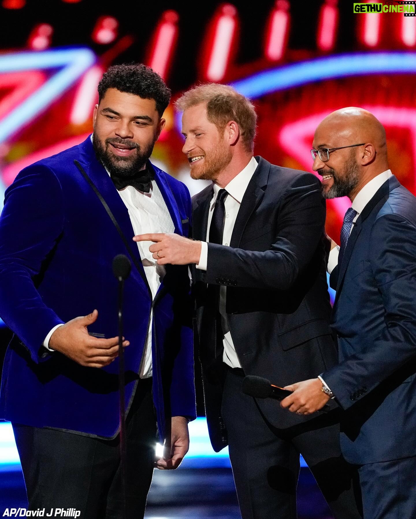 Cameron Heyward - 65K Likes - Special night 🖤💛