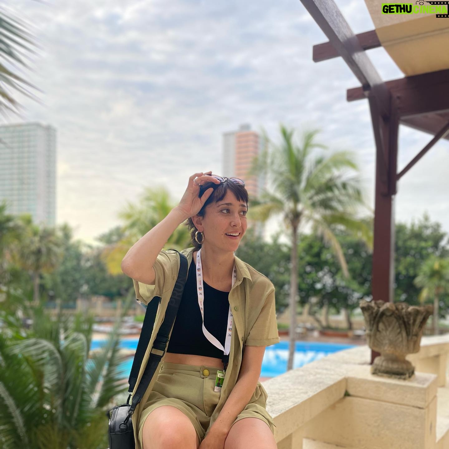 Camila Peralta - 763 Likes - Increíble @festivalcinehabana ❤️ presentamos Clara se pierde en el bosque de @fabbricamila y turisteamos con coki @constanzaperalta1 la mejor hermana del planeta
El conjunto verde es de la bella @marea.cristal gracias❤️
“casi sin pensar las cosas que voy haciendo parecen un sueño” Pity Alvarez 🥹
Ahora se vuelve a la realidad, que duro.