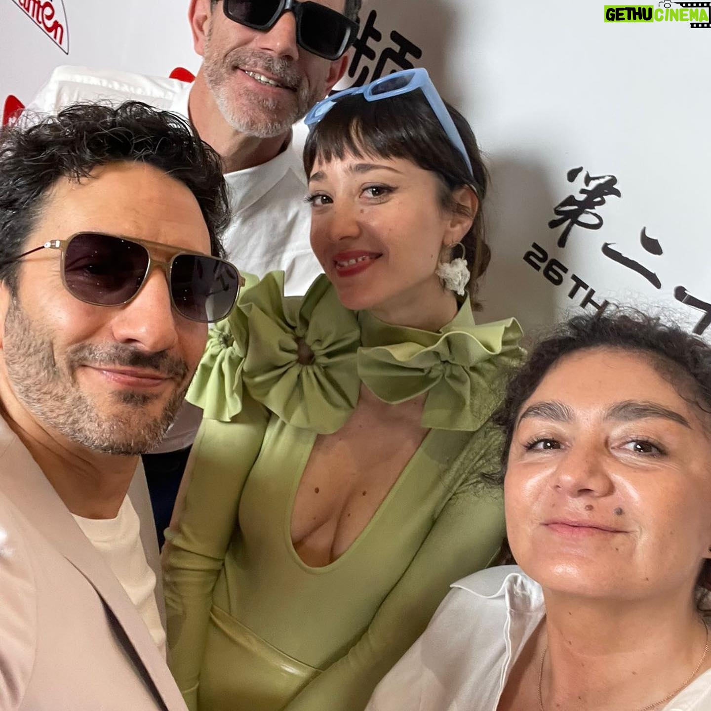 Camila Peralta - 1.6K Likes - Estreno de ADULTO película de @marianogonzalez.1 en @shanghaiinternationalff ❤️
Protagonizada por el genio de @al.__.fon fue hermoso verla por primera vez en China con un público súper cálido y atento.
Estoy enamorada de este país 🥹
Estilismo •• @pamemartinelli
@sadaels 🥰