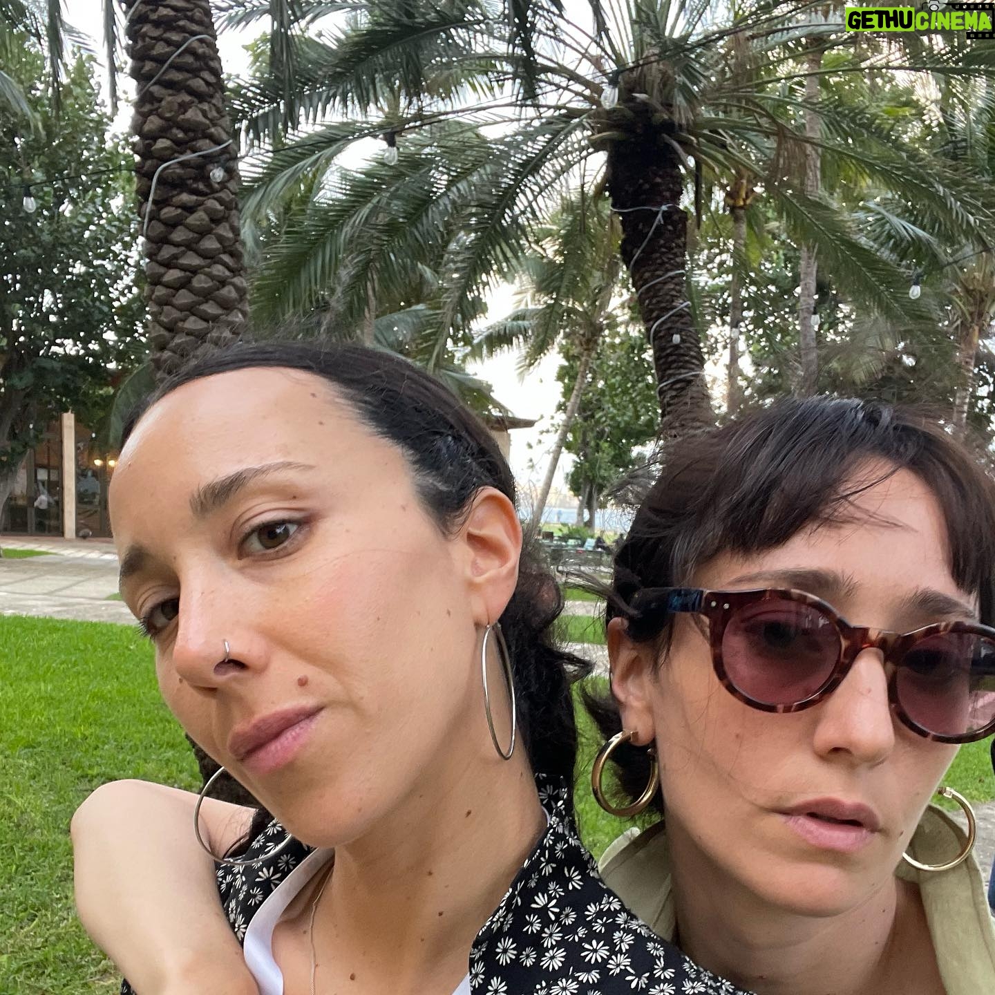 Camila Peralta - 763 Likes - Increíble @festivalcinehabana ❤️ presentamos Clara se pierde en el bosque de @fabbricamila y turisteamos con coki @constanzaperalta1 la mejor hermana del planeta
El conjunto verde es de la bella @marea.cristal gracias❤️
“casi sin pensar las cosas que voy haciendo parecen un sueño” Pity Alvarez 🥹
Ahora se vuelve a la realidad, que duro.
