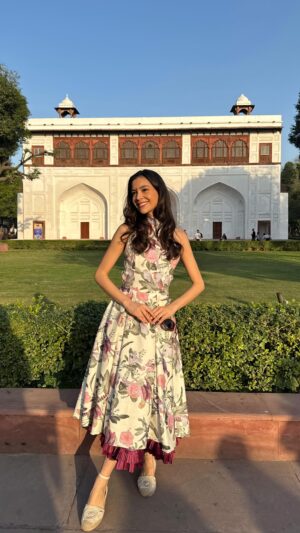 Camila Pinzón Instagram - Let me show you the Red Fort, one of Delhi’s highlights 🇮🇳 @missworld gave us a tour of this place full of heritage and culture. Did you know about this place?
-
Dress: @official_andreaventuroli 
-
-
For all the latest news follow @missworld official instagram
#missworld
#missworld71
#71mw
#india
#beautywithapurpose #bwap
-

Miss World Colombia - @missmundocolombia
 
My Team:
 @aldopeluqueria @salerm_cosmetics_co @clubbodytech @lasergioemprende @sergioyalexandraradaoficial @dra.alexandrarada @redmastv @melodiastereobogota @doubletree_byhilton @fabianchacone @cstoficial @drcesartobar @dradrianalabrador @clinicalafont @museointernacionalesmeralda @official_andreaventuroli @fernando_marinm