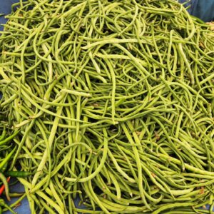 Camilla Thulin Instagram - Får man fresta med lite tisdagsmarknad #marknad #ekologiskt #hemodlat #småskaligtjordbruk härligt att köpa mogna och färdig #frukt #grönsaker #veggies #yalıkavak #bodrum #turkiet #türkiye #turkey