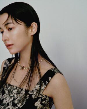 Camille Chalons Instagram - 🪐✨💫
感謝 DIOR x ELLE

攝影：Kuo Huan Kao
妝髮：Sunny Hsu 
平面執行：Louise

@dior @elletaiwan