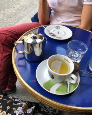 Camille Chalons Instagram - Le joli mois de juin
睡飽、吃飽、愛飽
#homesweethome