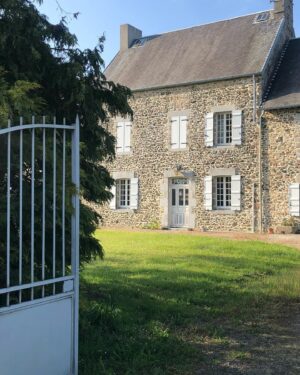 Camille Chalons Instagram - Le joli mois de juin
睡飽、吃飽、愛飽
#homesweethome