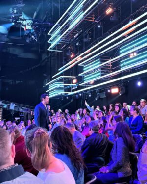 Camille Combal Instagram - Mes progrès en danse sont renversants !
Soyez prêts…🕺