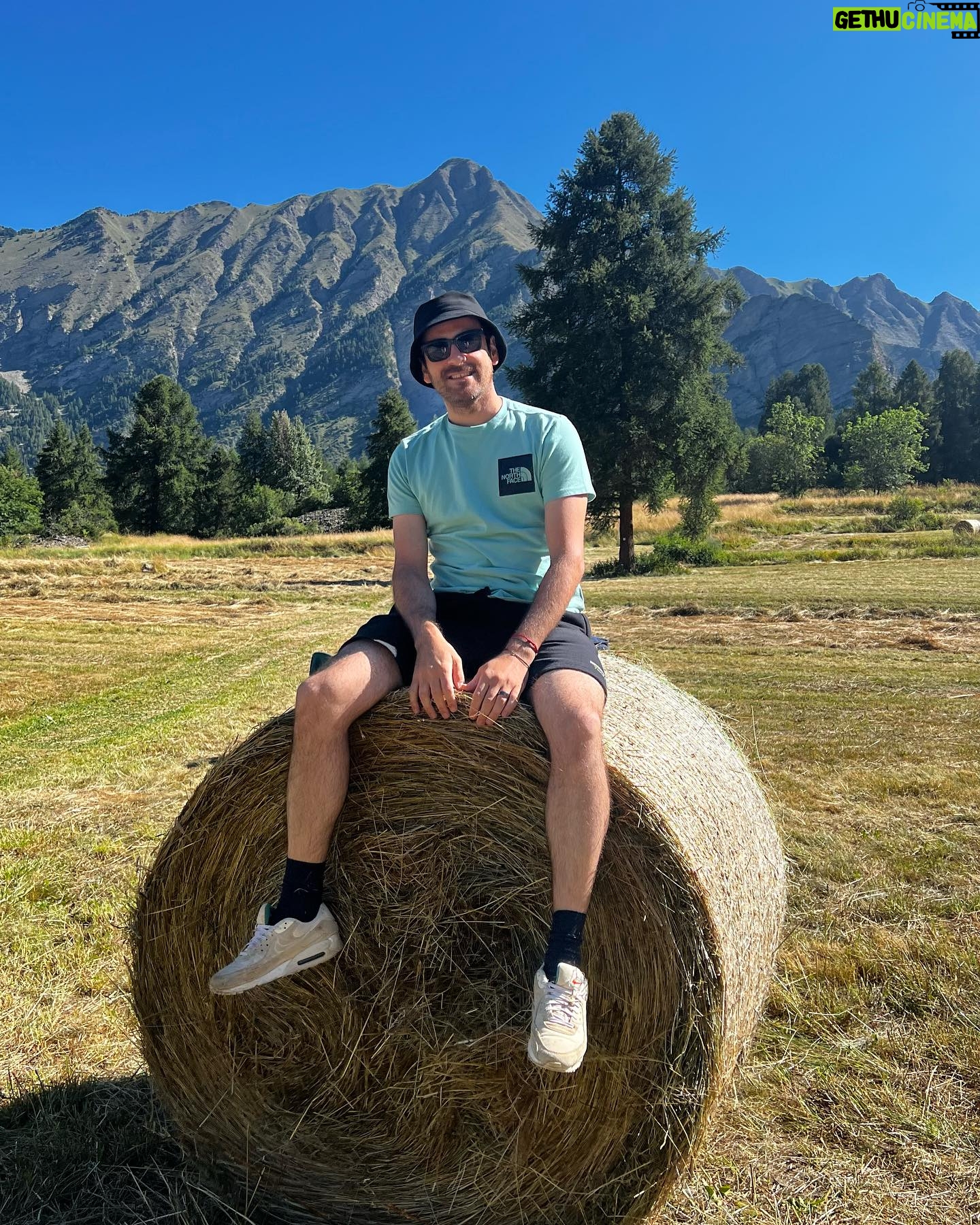 Camille Combal - 13.2K Likes - Ici c’est pas Ibiza gros 🏔️