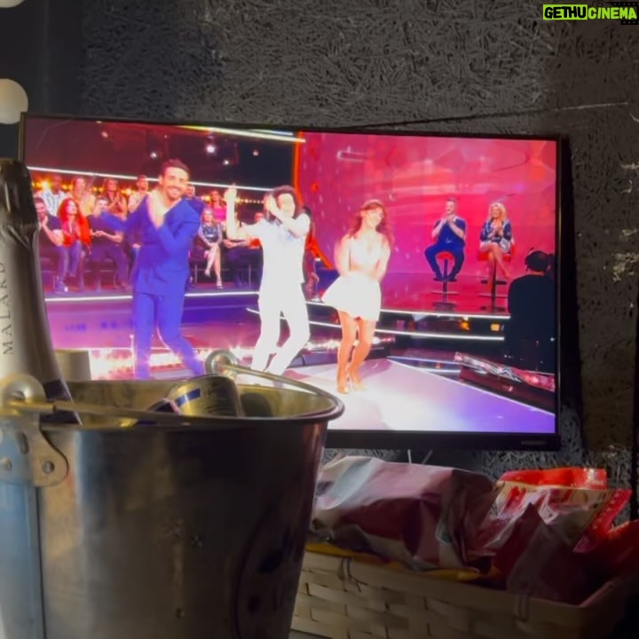 Camille Combal - 16.7K Likes - Salsa. Rumba. Et pleins d’autres danses en A…